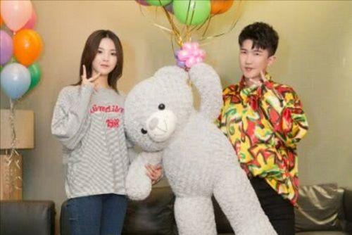 吃瓜娱乐的背景图片,揭秘娱乐圈幕后那些事儿